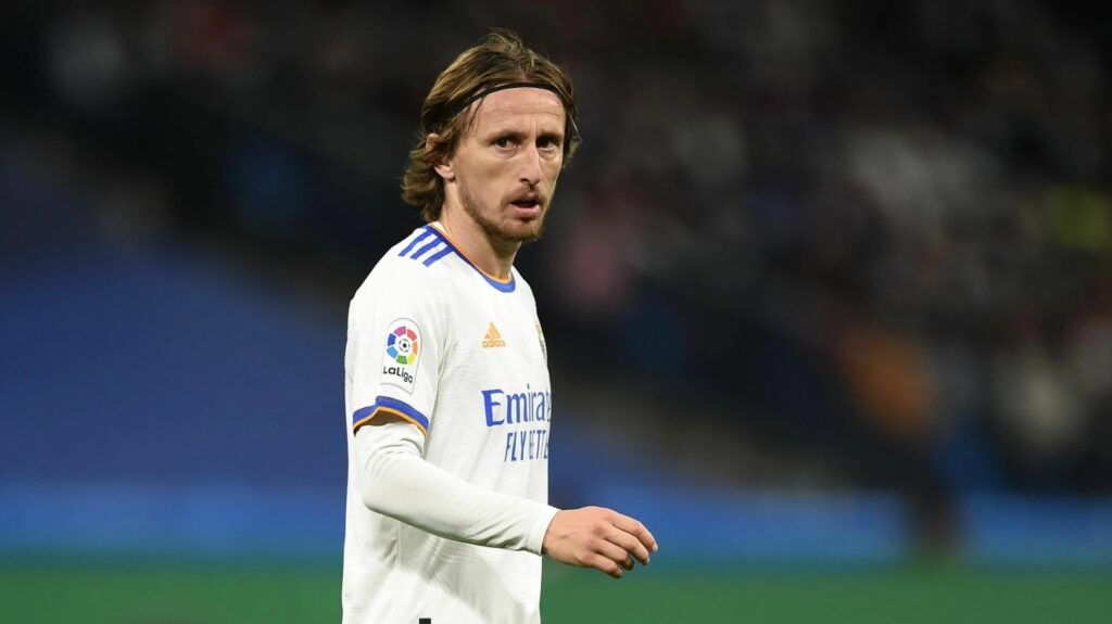 Luka Modriç “Real Madrid”də qalır: əfsanə karyerasını niyə daha bir mövsüm uzadır?